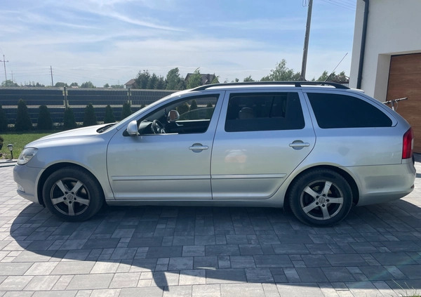 Skoda Octavia cena 18800 przebieg: 240000, rok produkcji 2009 z Toruń małe 67